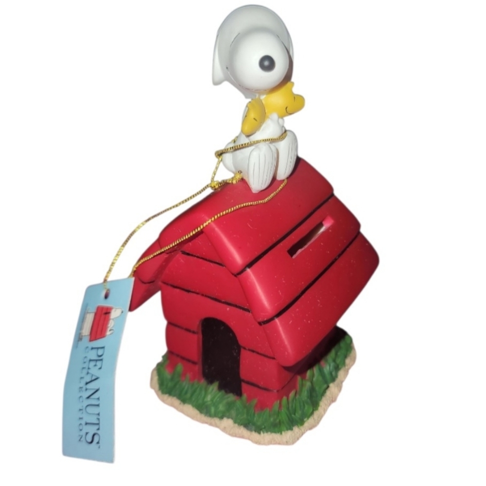 SNOOPY WITH WOODSTOCK, 50TH ANNIVERSARY DOGHOUSE PIGGY BANK Vintage